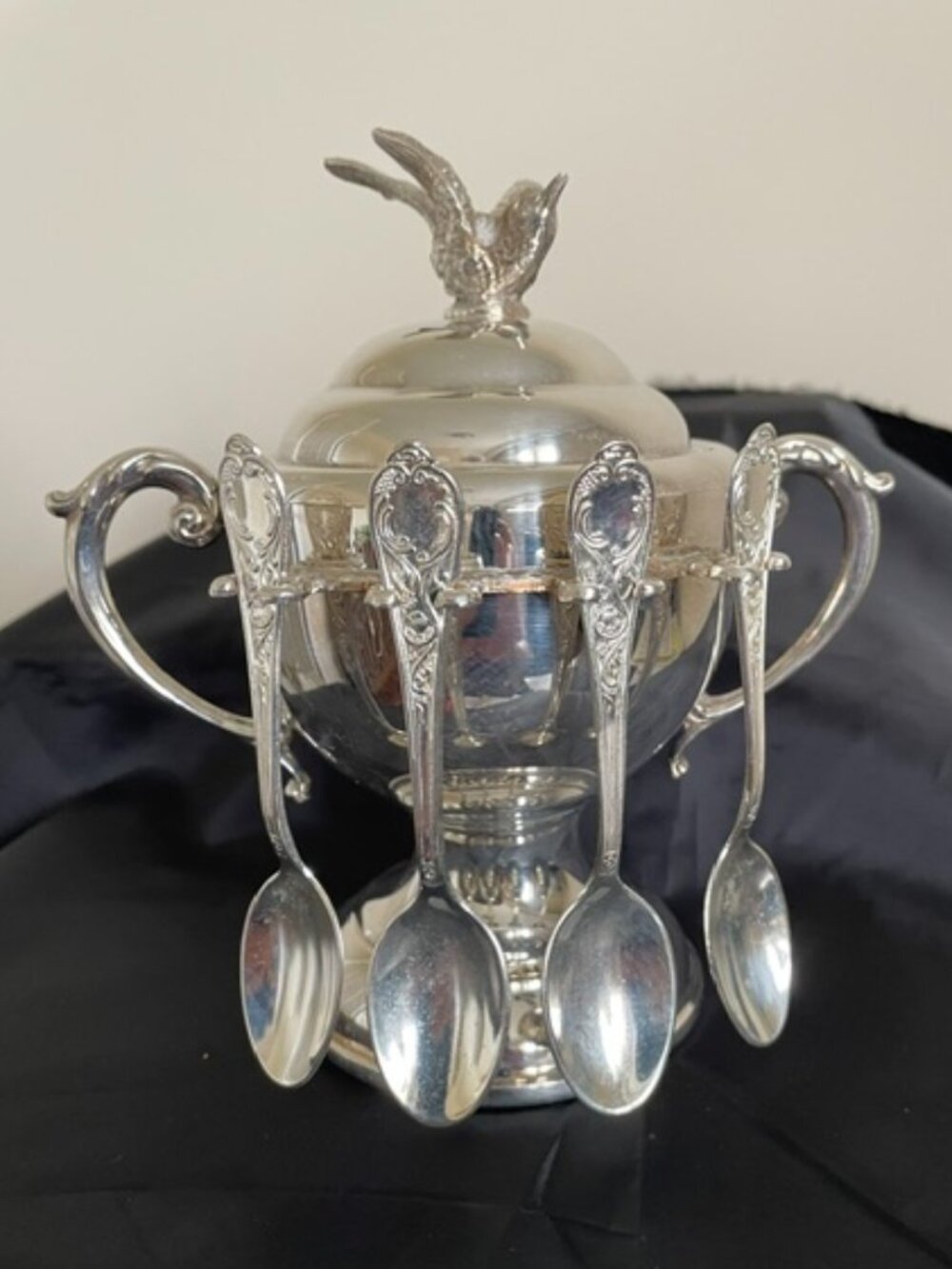 SILVER PLATED SUGAR BOWL WITH SLOTS for 8 TEASPOONS VTG